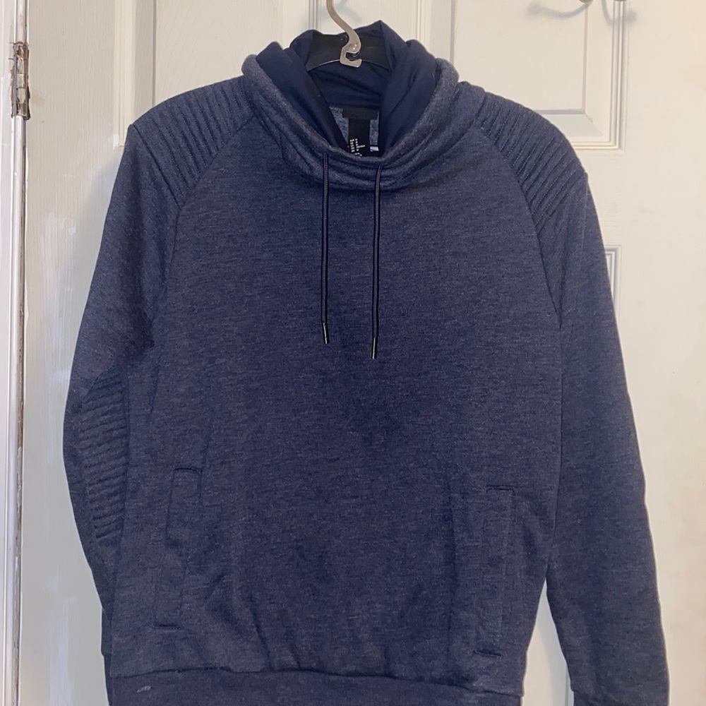 H&M sweat shirt with hood